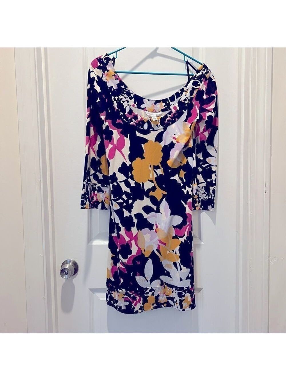 Diane Von Furstenberg 100% Silk Floral Dress size 10